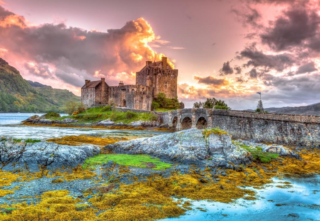 Bluebird Eilean Donan Castle, Scotland Jigsaw Puzzle (1000 Pieces)